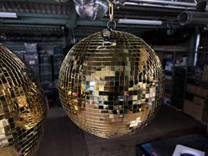 �S�[���h�~���[�{�[��300&phi;