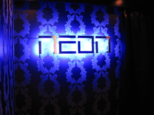 ̕꒬NEON